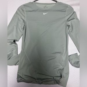 Green Nike long sleeve XS